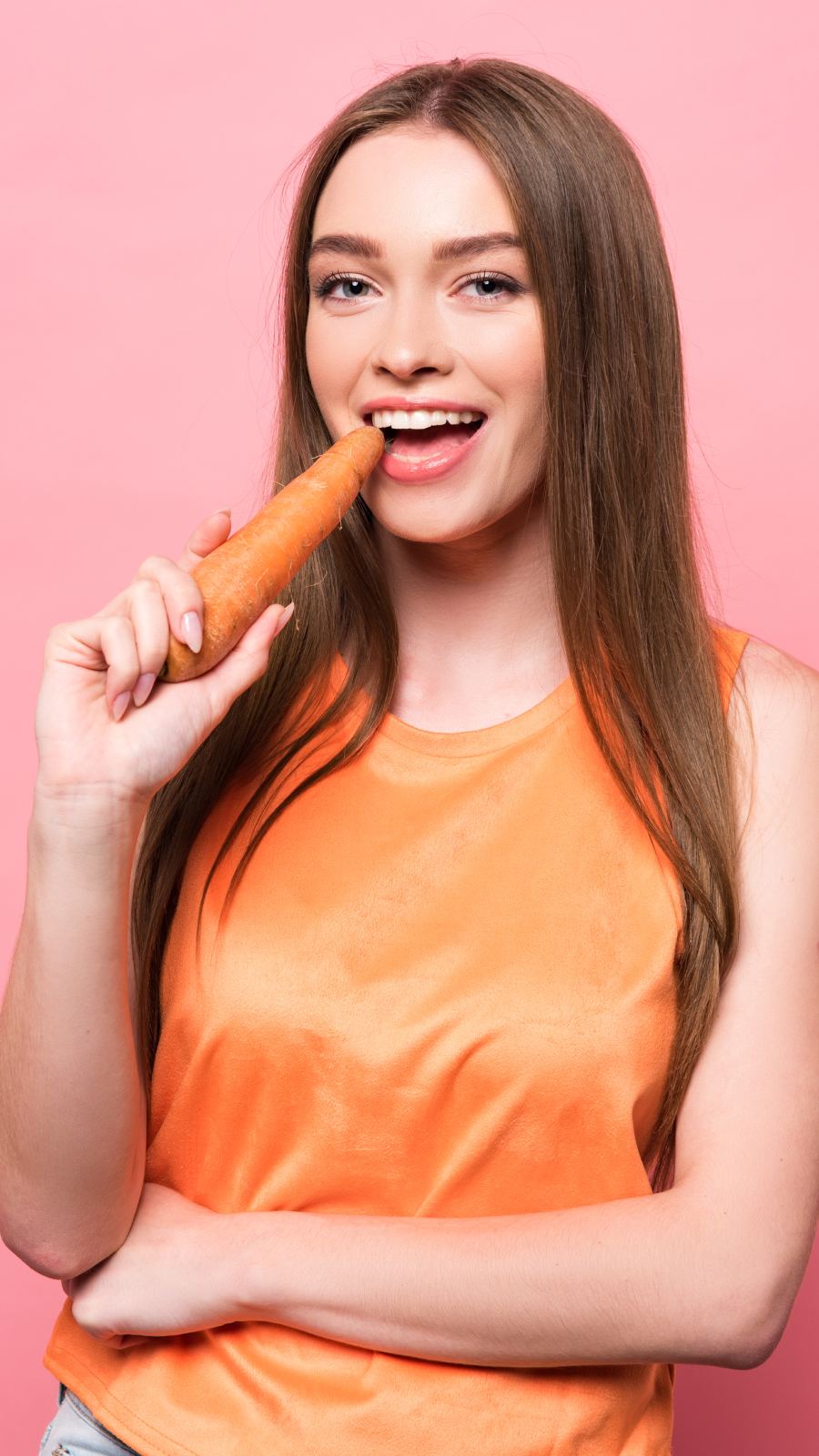 woman_eating_carrot